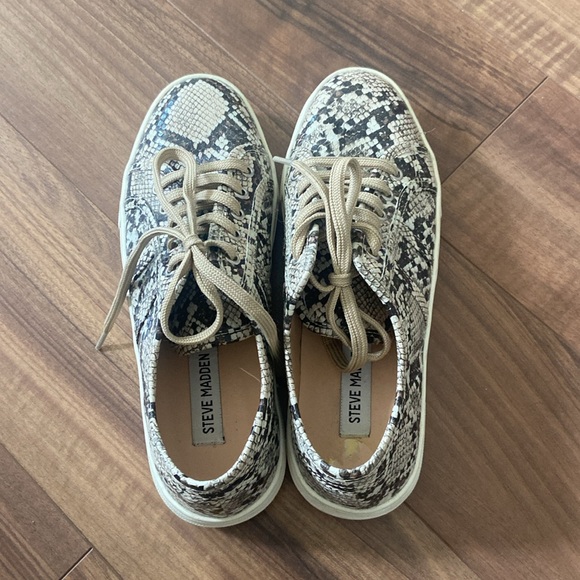Steve Madden Snake Skin Shoes - Picture 6 of 8